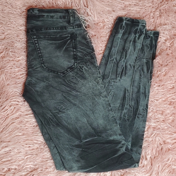 Something Trickie Jeans - Picture 1 of 6